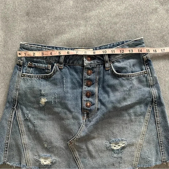 We the Free distressed raw hem denim mini skirt size 28 - Picture 7 of 8